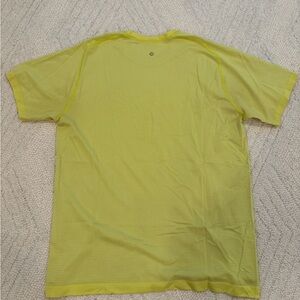 Mens Lululemon athletic shirt (L)